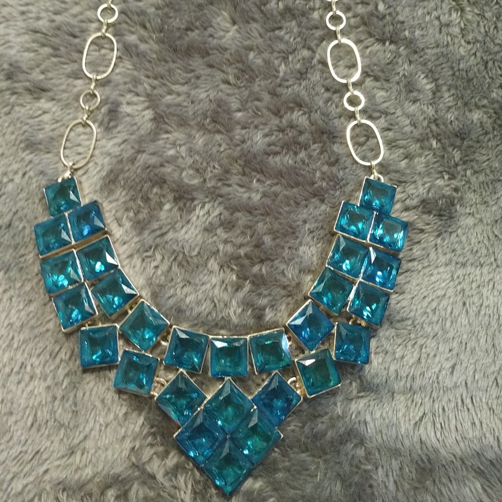 lovely faux jewel necklace